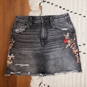 A&F | Distressed Floral Embroidered Skirt
